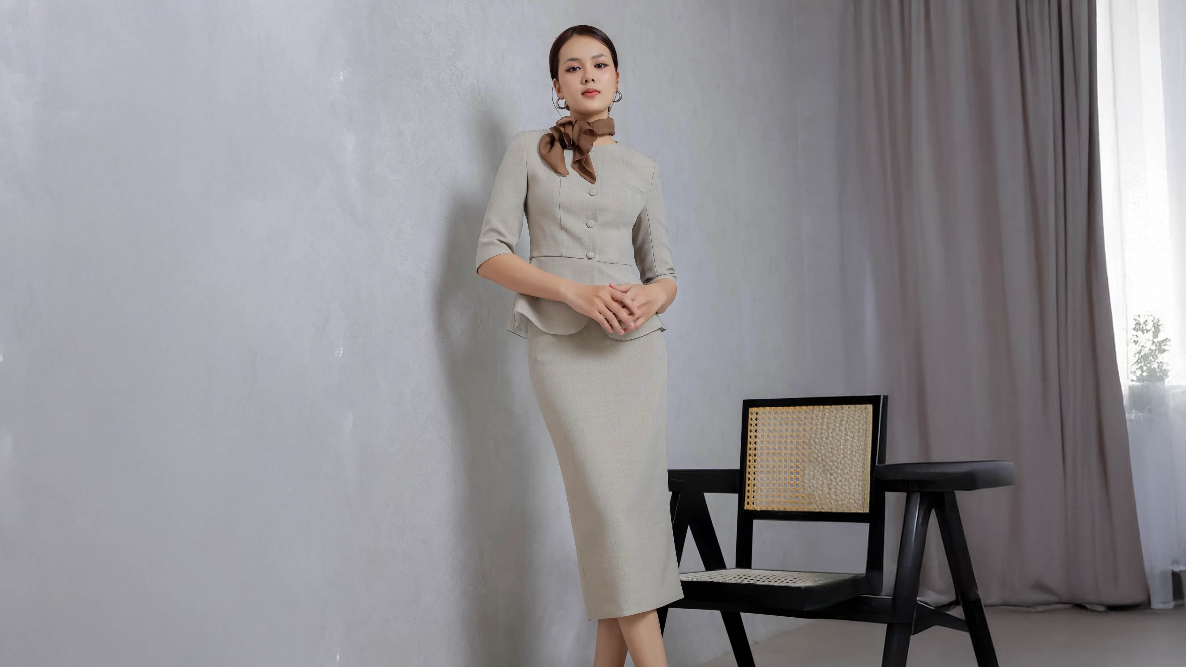 MẸO CHỌN VÁY CÔNG SỞ CHO NGƯỜI BÉO BỤNG